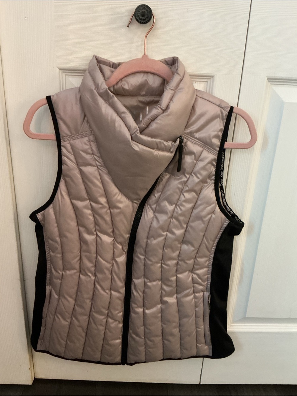 Women’s performance vest